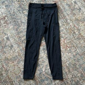 Women’s Zyia black pocket drawstring luxe 7/8 leggings